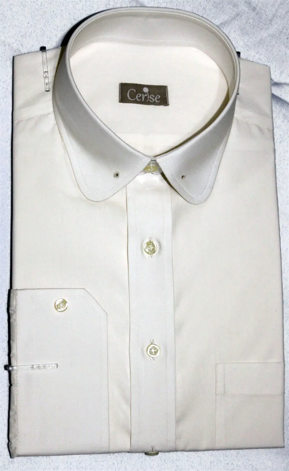 Round pin collar ecru shirt